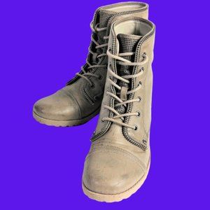 G by Guess Studded Taupe Lace-up Combat Boots 8.5